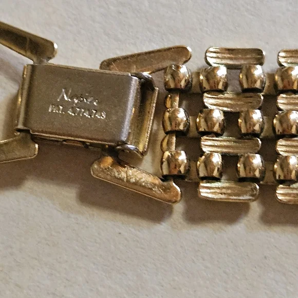 NAPIER Elegant Gold plated chocker Necklace - Picture 3 of 5